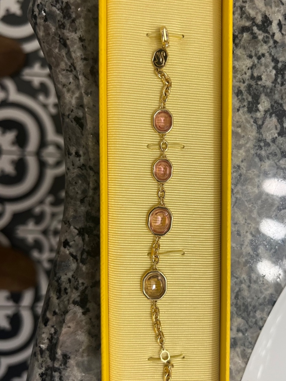 Swarovski Imber Bracelet, octagon cut, pink, gold tone plated - Picture 3 of 4